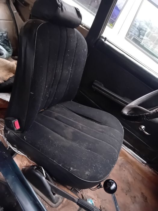 Продам сідушки стояли на ваз 2101  сідушки повністю цілі