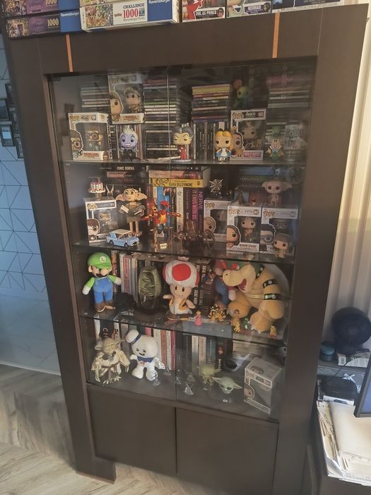 Zestaw mebli salonowych.