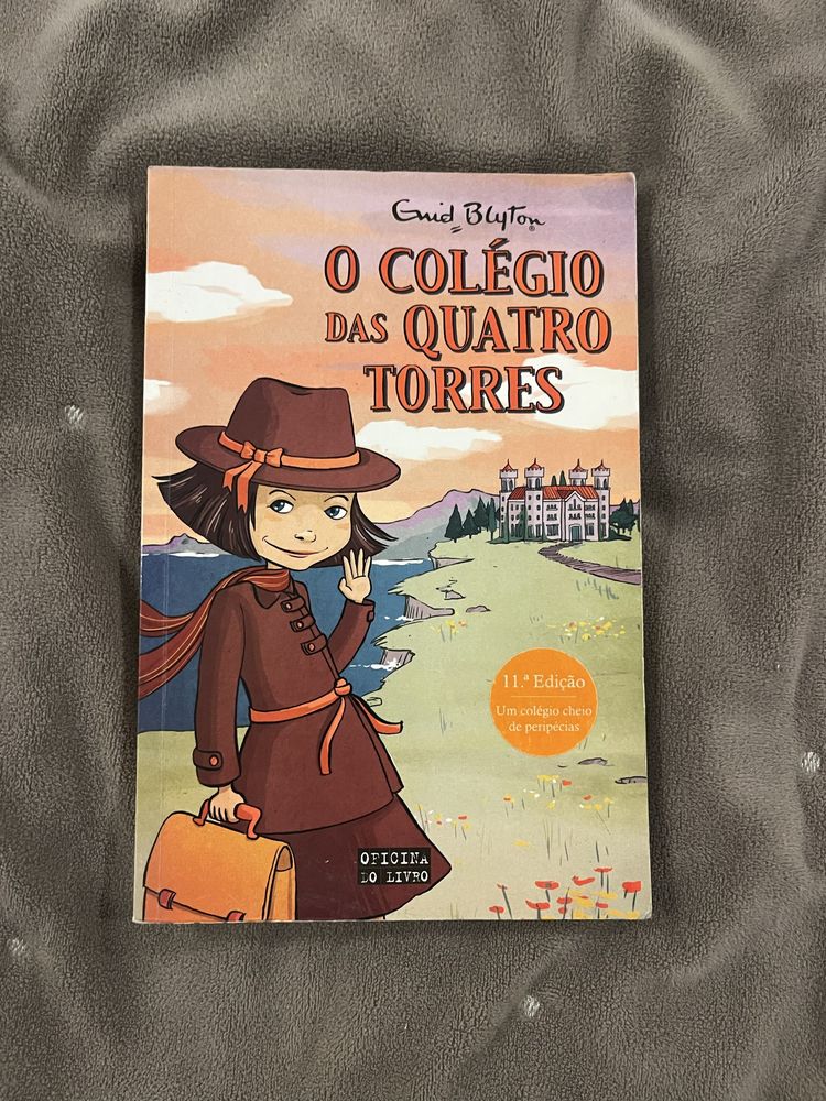 Livros Colégio das Quatro Torres