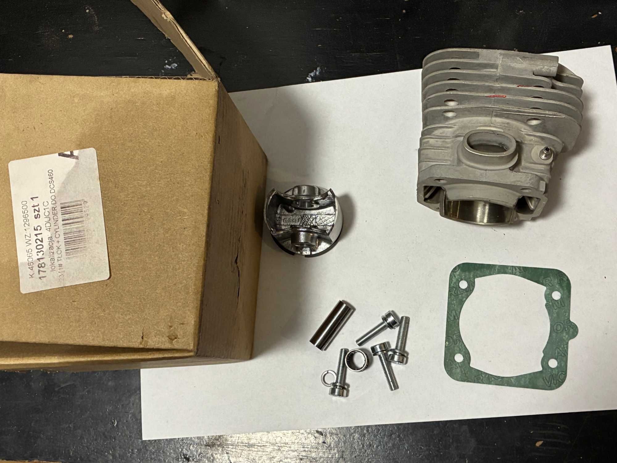 cylinder z tłokiem PILARKI MAKITA DCS460 DCS4630 DOLMAR PS460 oryginał