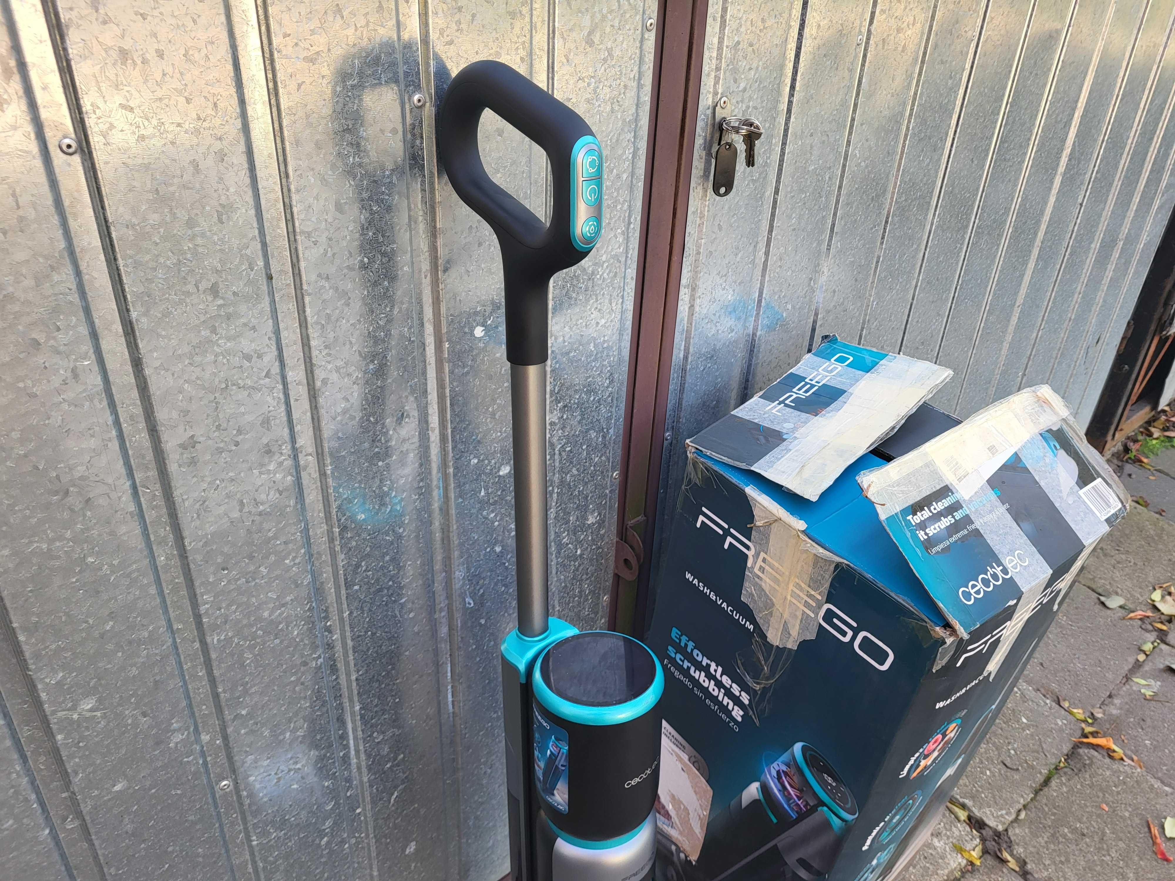 Odkurzacz pionowy akumulatorowy Cecotec Freego Wash&Vacuum 5863