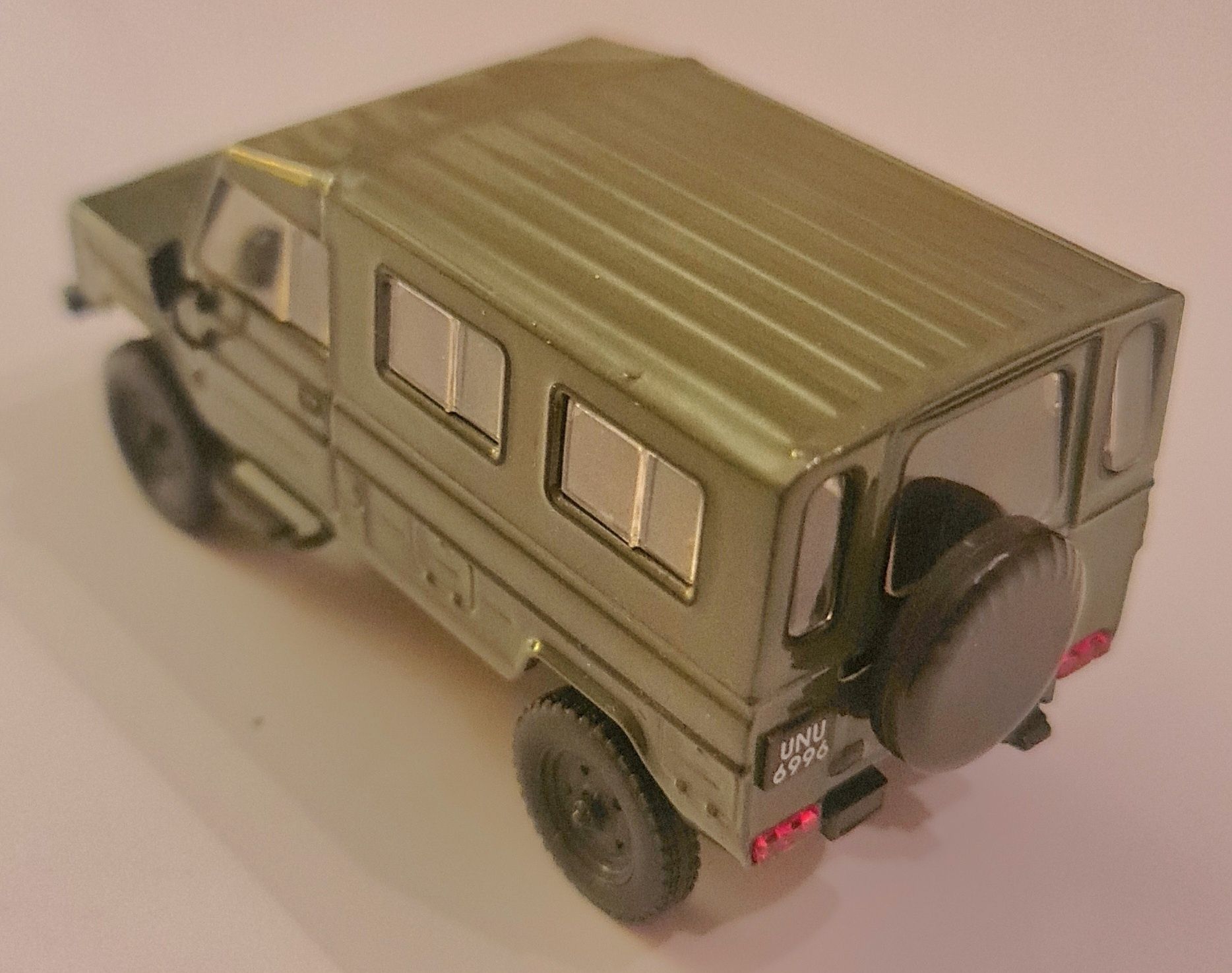 Tarpan Honker 4012 Model z gazetką Kultowe Auta PRL1:43 Wyd.Deagostini