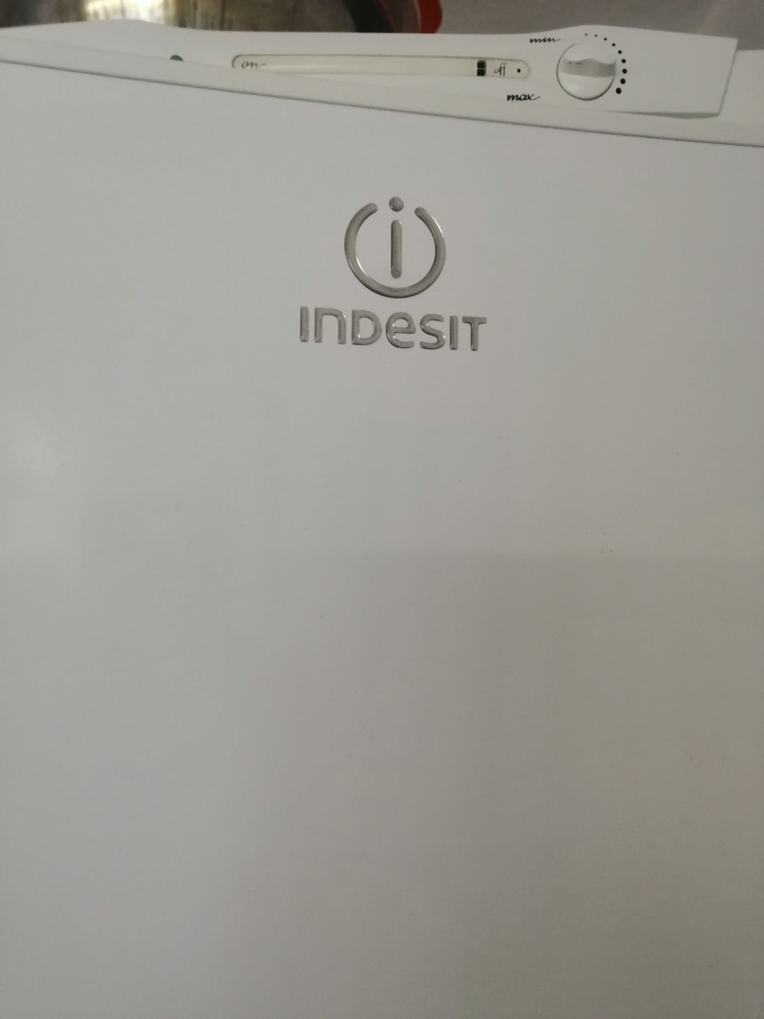 Холодильник Indesit