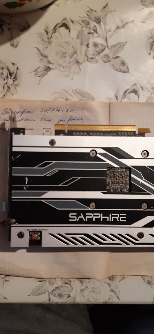 Видеокарта R×4804GB Sapphire в хорошем состоянии.Смотрите фотографии.