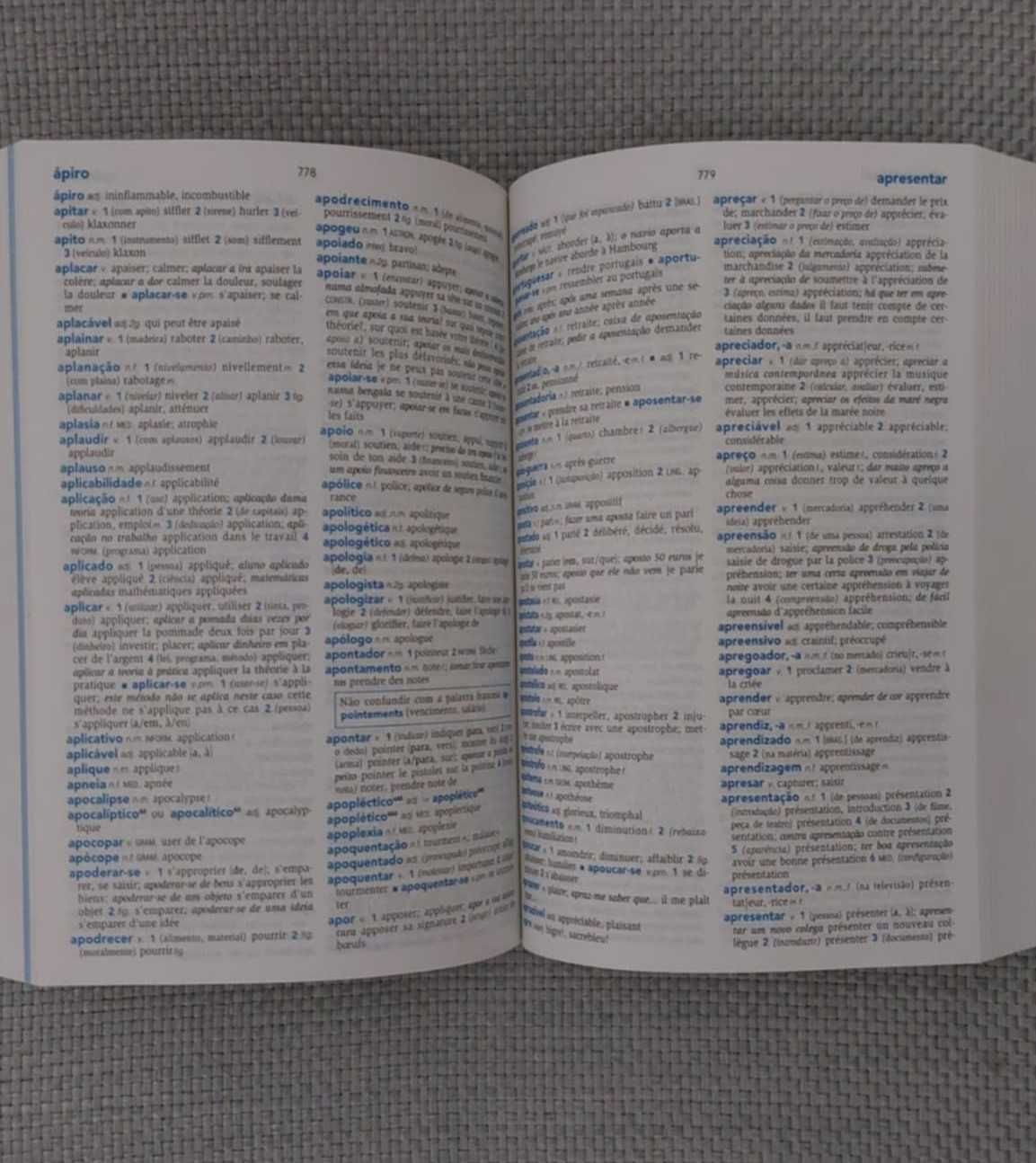 Vende-se Dicionário da Porto Editora