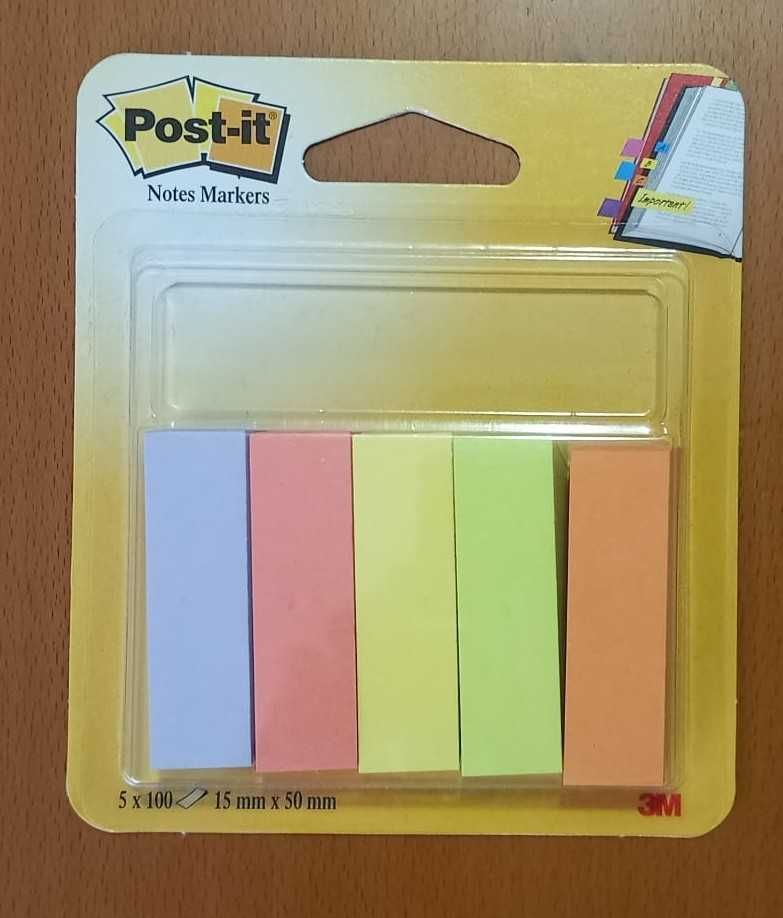 Conjunto de post-it e sublinhadores
