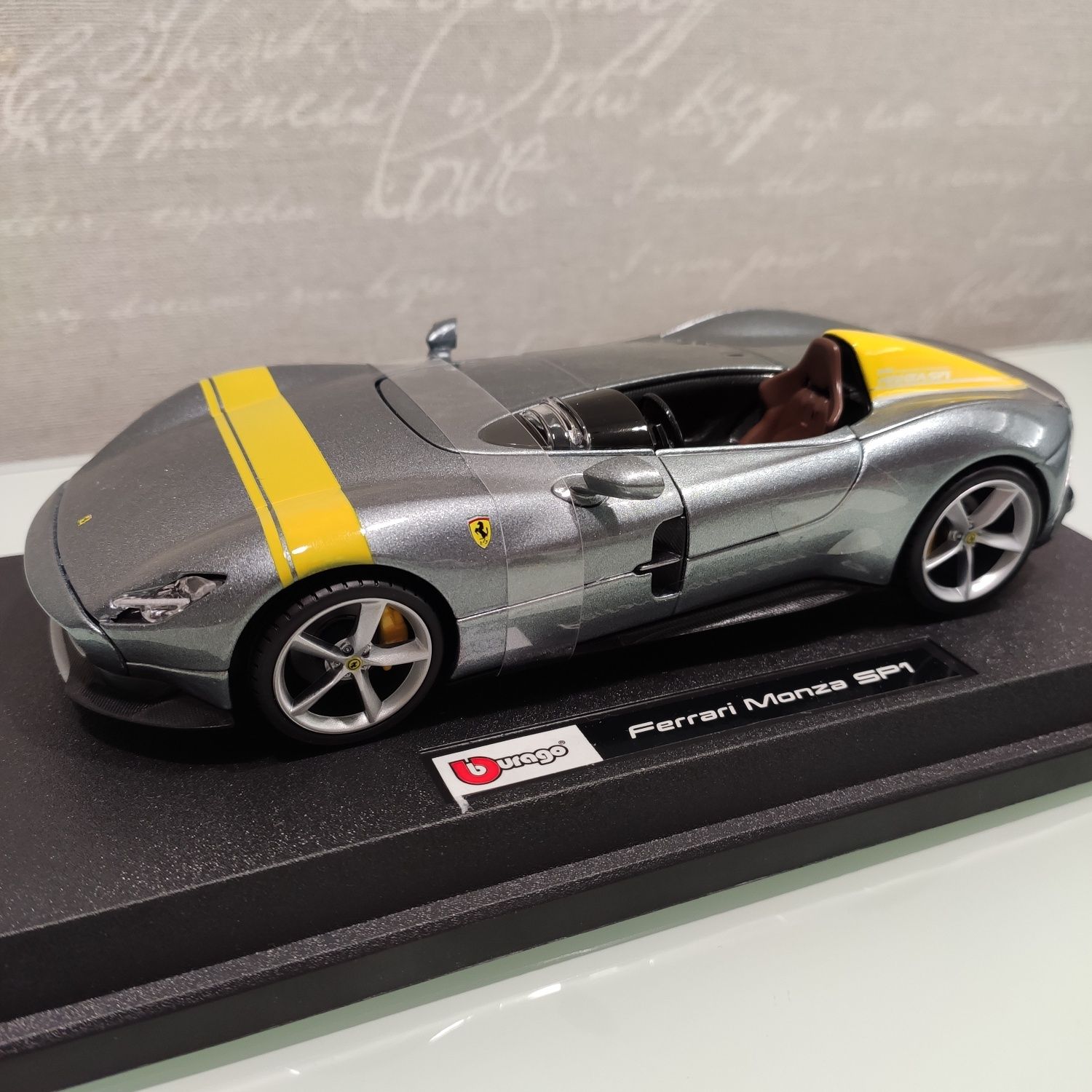 Модель 1:24 Ferrari Bburago