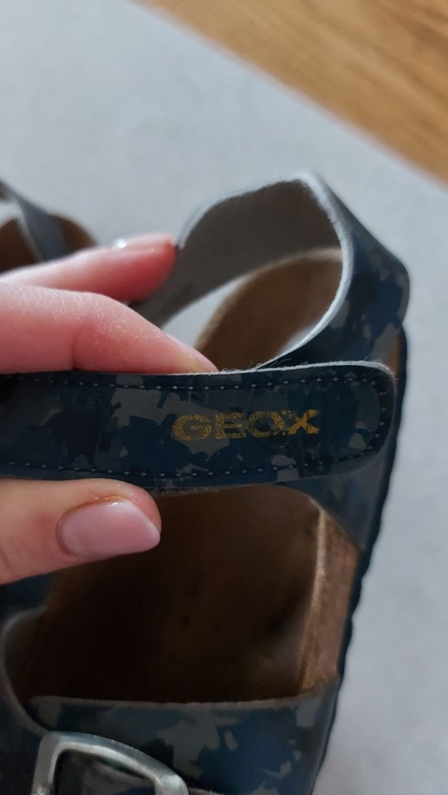 Sandałki Geox 28