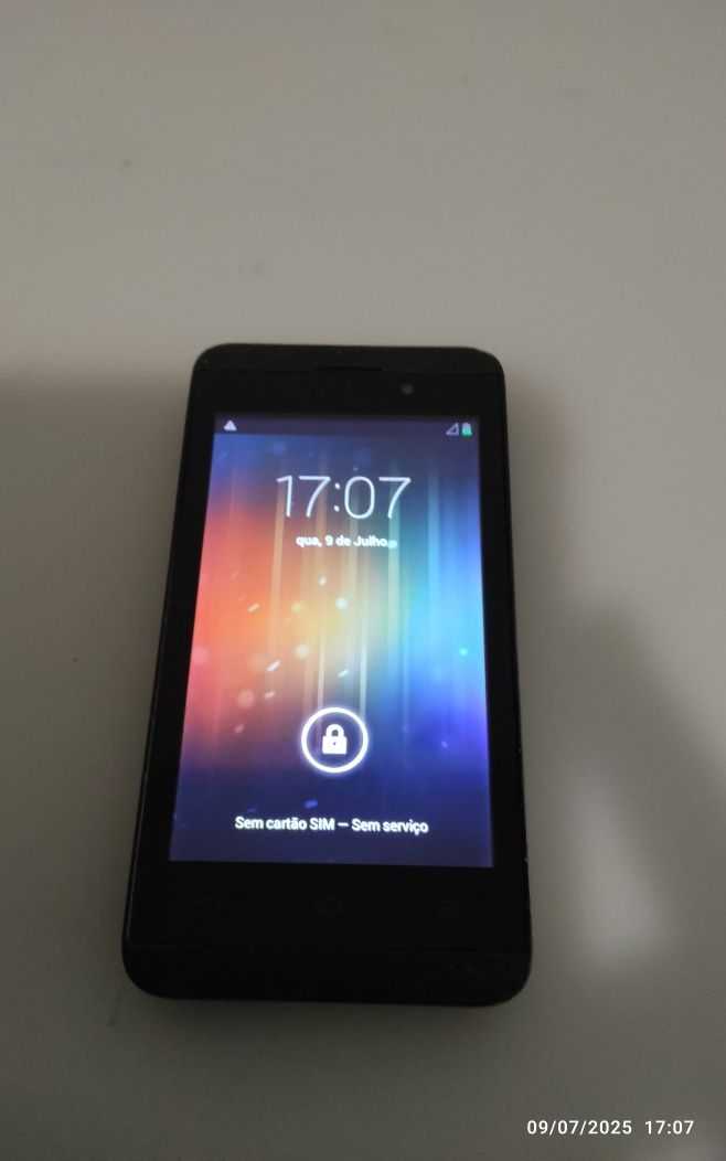 Telemóvel android 4 em bom estado modelo Zilo