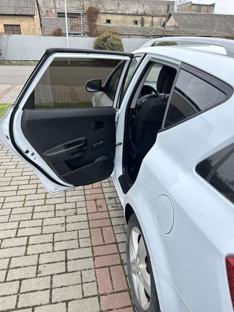 Kia ceed автомобіль