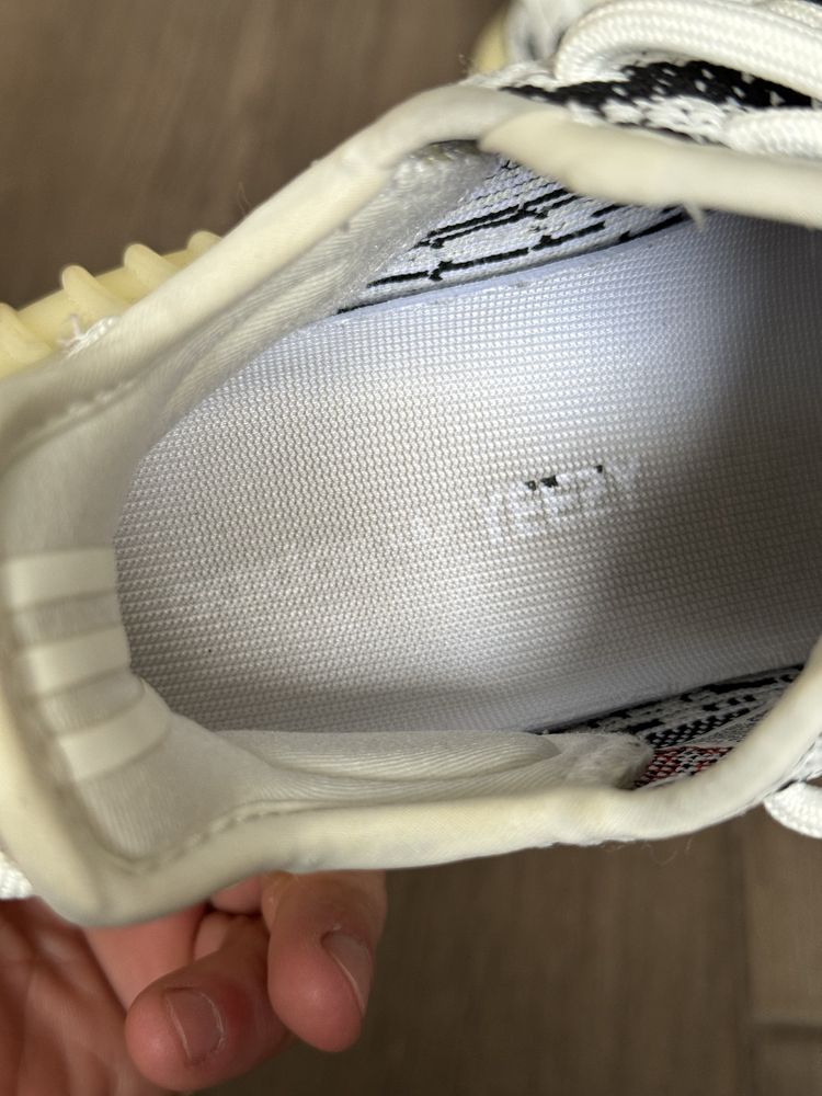 Кроссовки Adidas Yeezy Boost 350 V2 Zebra CP9654