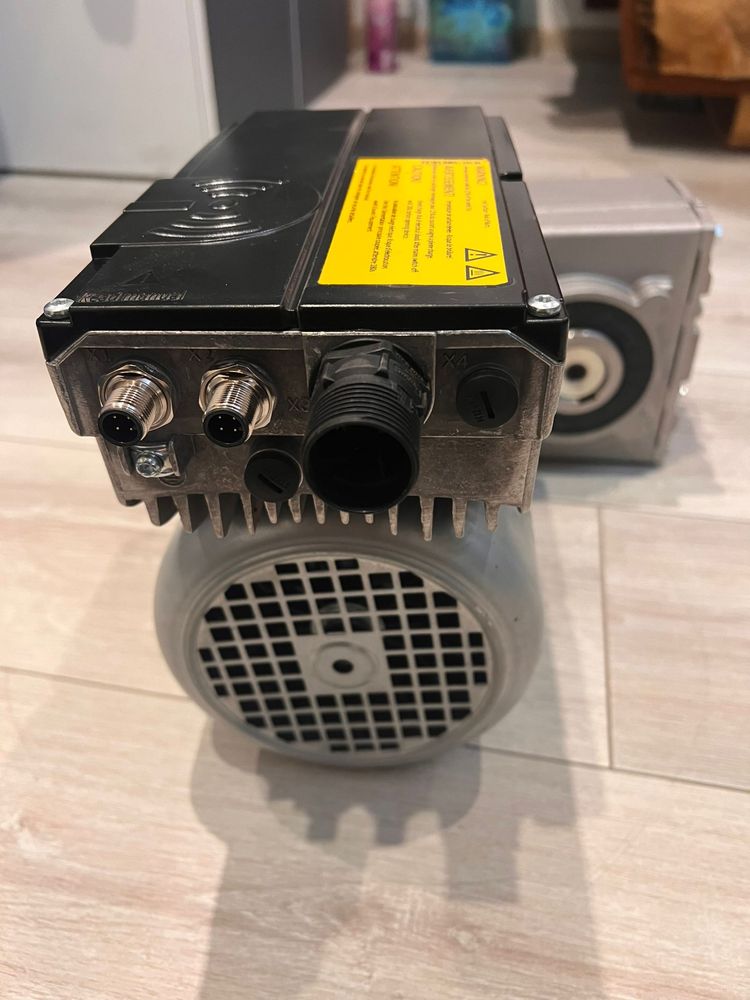 Silnik - Motoreduktor, przekładnia Lenze  1,36kW 3-faz 8,6-35 obr/min