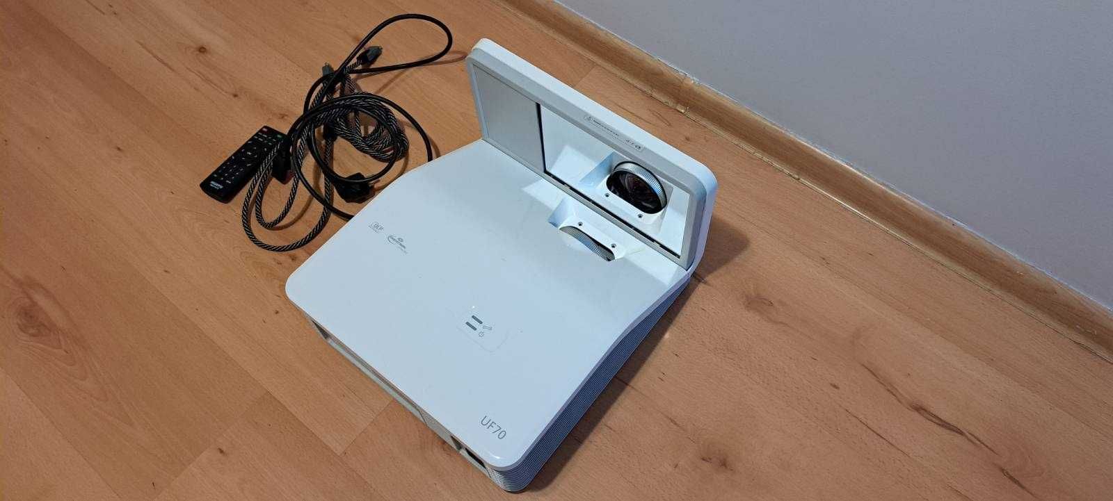 Projektor ultrakrótkoogniskowy SMART UF70 3000 ANSI HDMI - obraz 130"