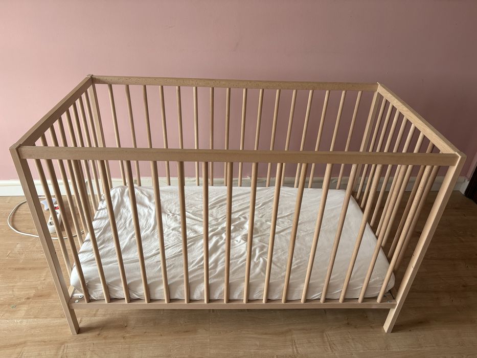 Berço + colchão + protetor de colchão