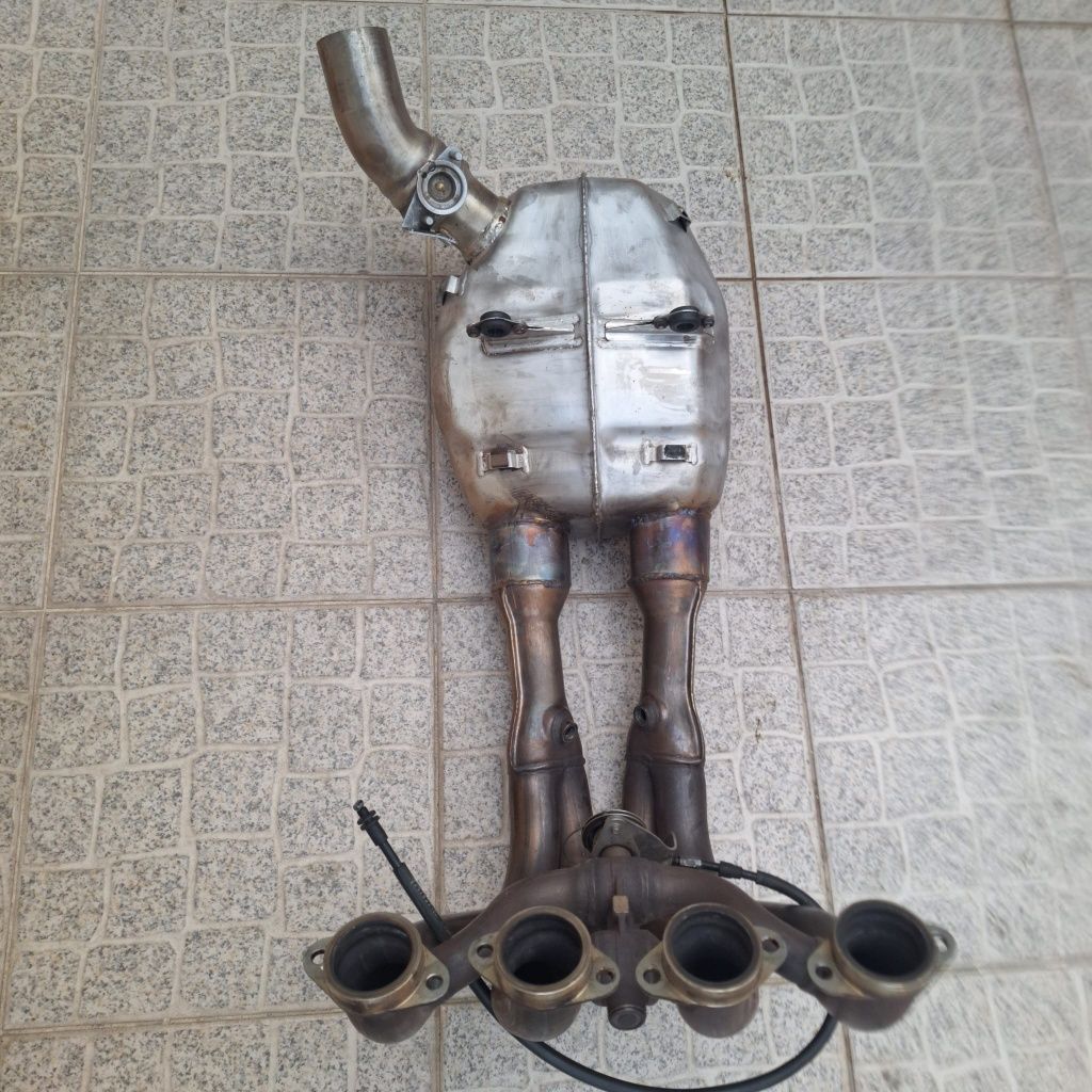 Linha de escape original s1000rr