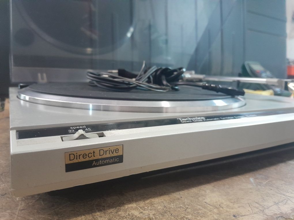 Gira-Discos Technics SL-D210 Direct Drive de 1984