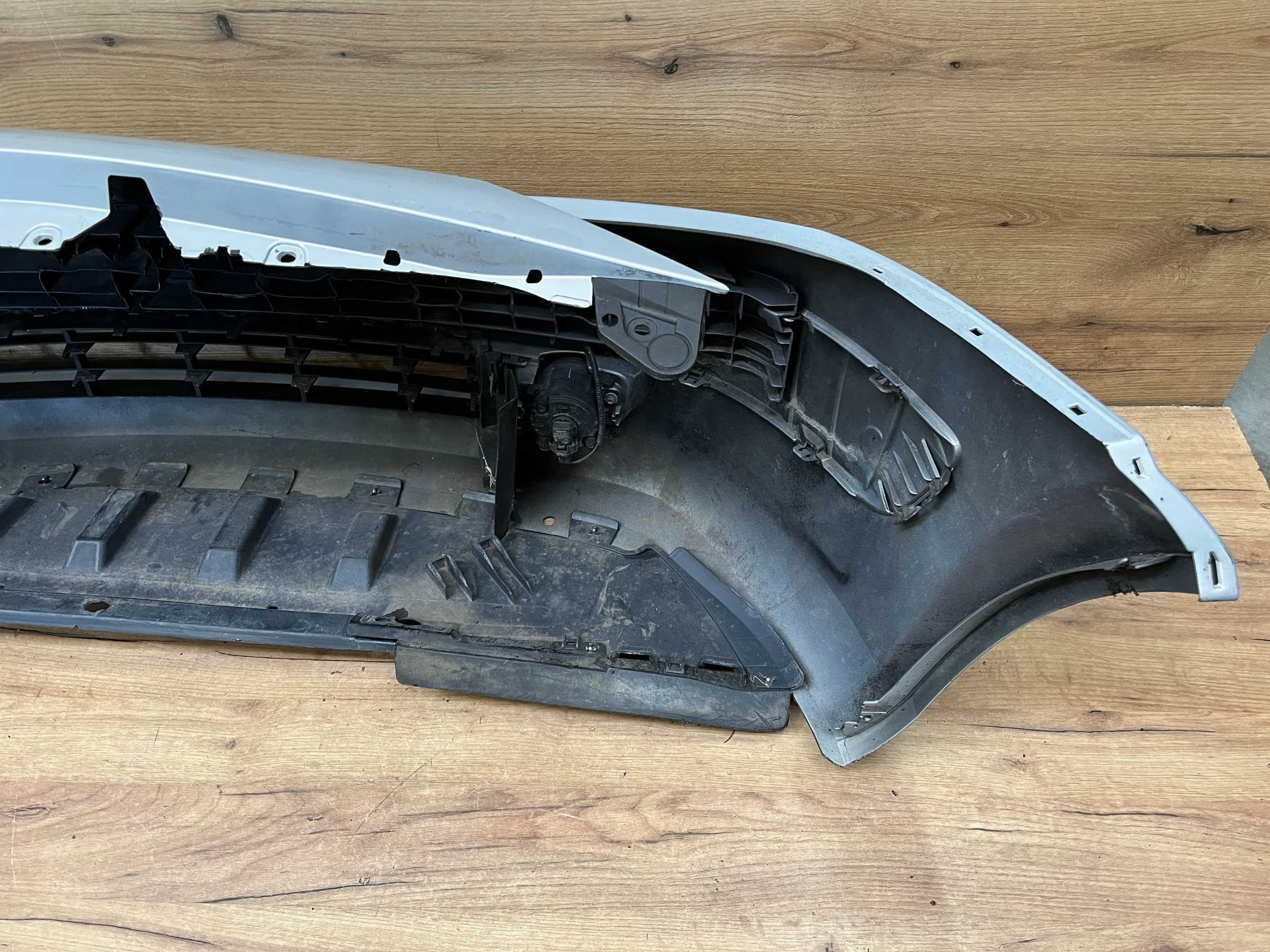 Zderzak przedni Renault Megane II kolor nv632