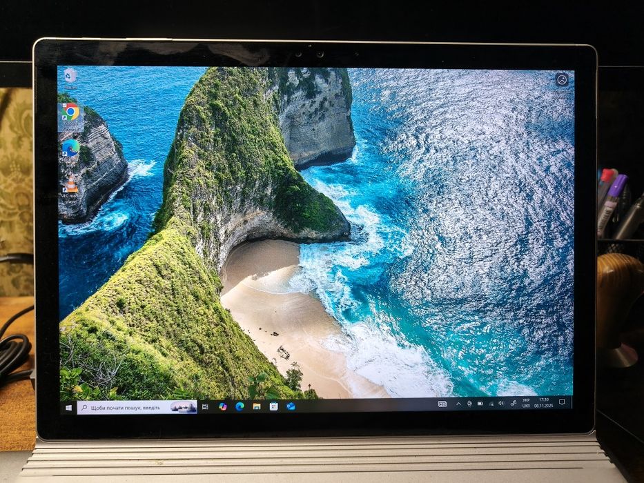 Microsoft Surface Book i7-6600, 8/256, NVidia GeForce 1 GB