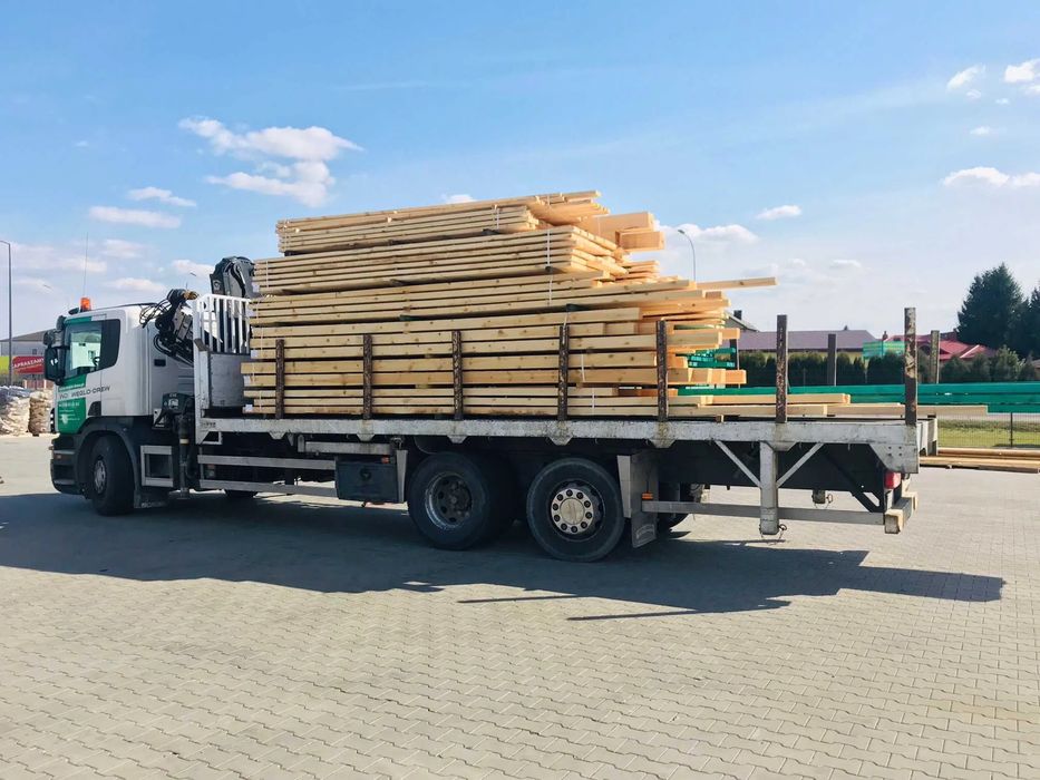 Tarcica budowlana, deski, łaty, krokwie, drewno konstrukcyjne