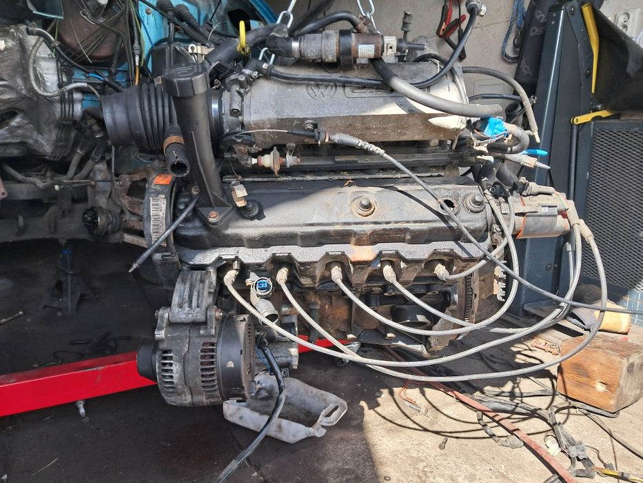 Kompletny silnik 2.5 benzyna AAF VW T4 110km  Transporter Caravella