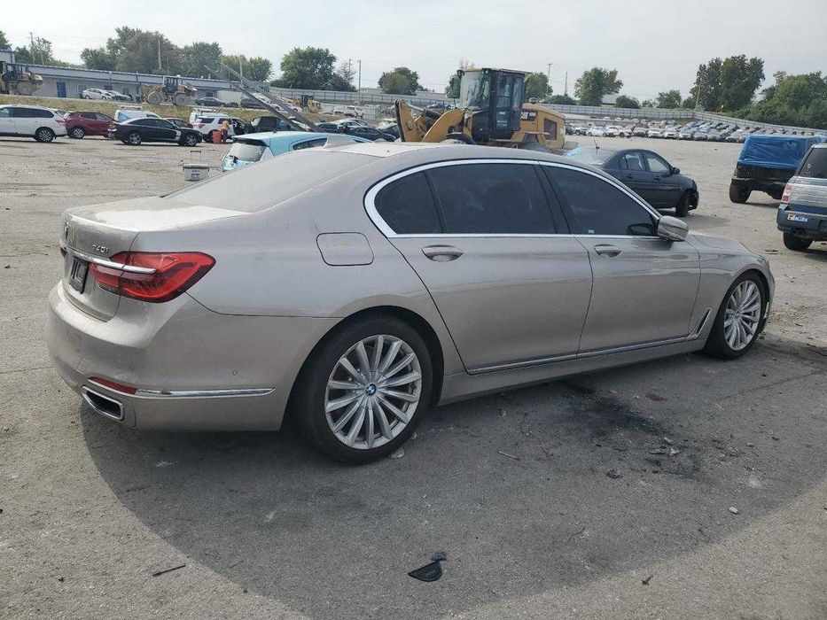 В дорозі BMW 7 G12 740Li 2017 B58