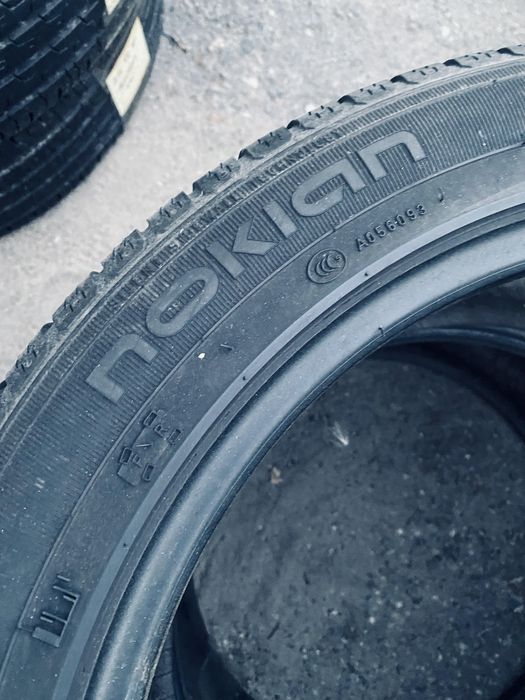 235 45 17 Nokian W3 Зима 2023 80% Гарантія