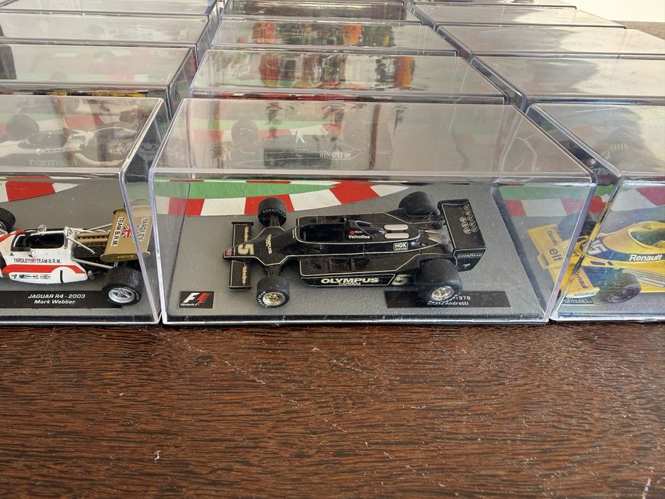 Vendo Coleção 42 Carros Formúla 1
