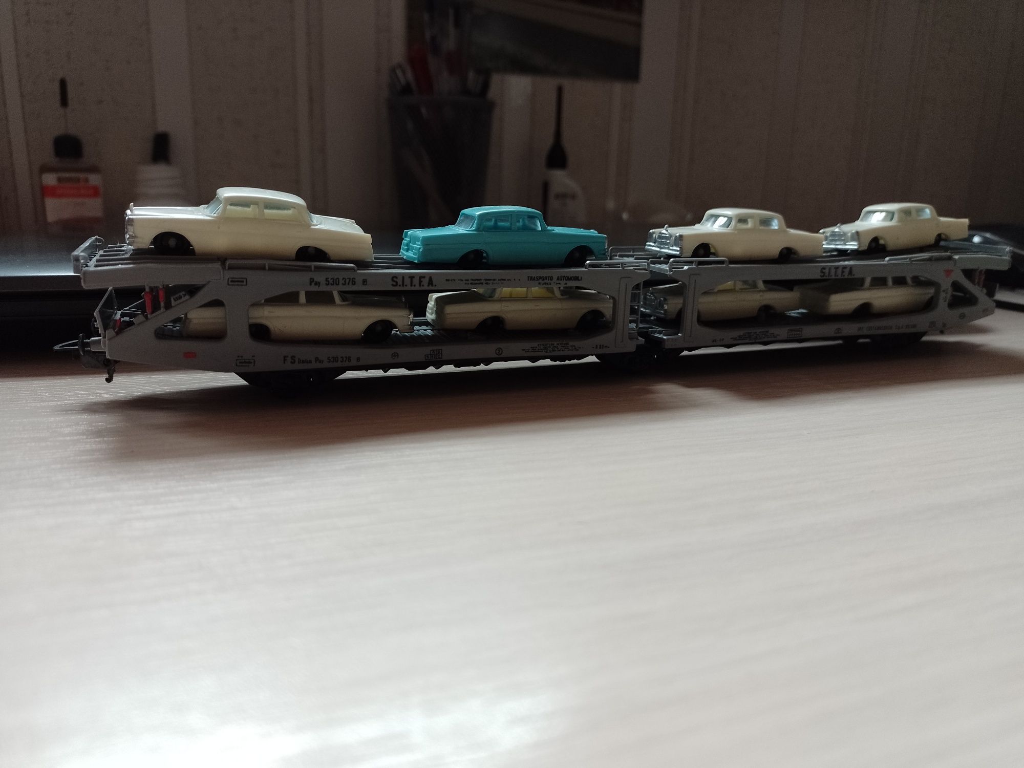 Wagony samochodowe Lawety H0 1:87 Mercedes W115