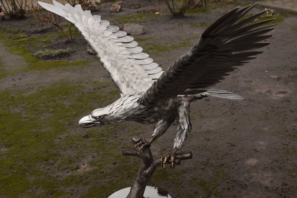 скульптура орла из нержавеющей стали ручной работы