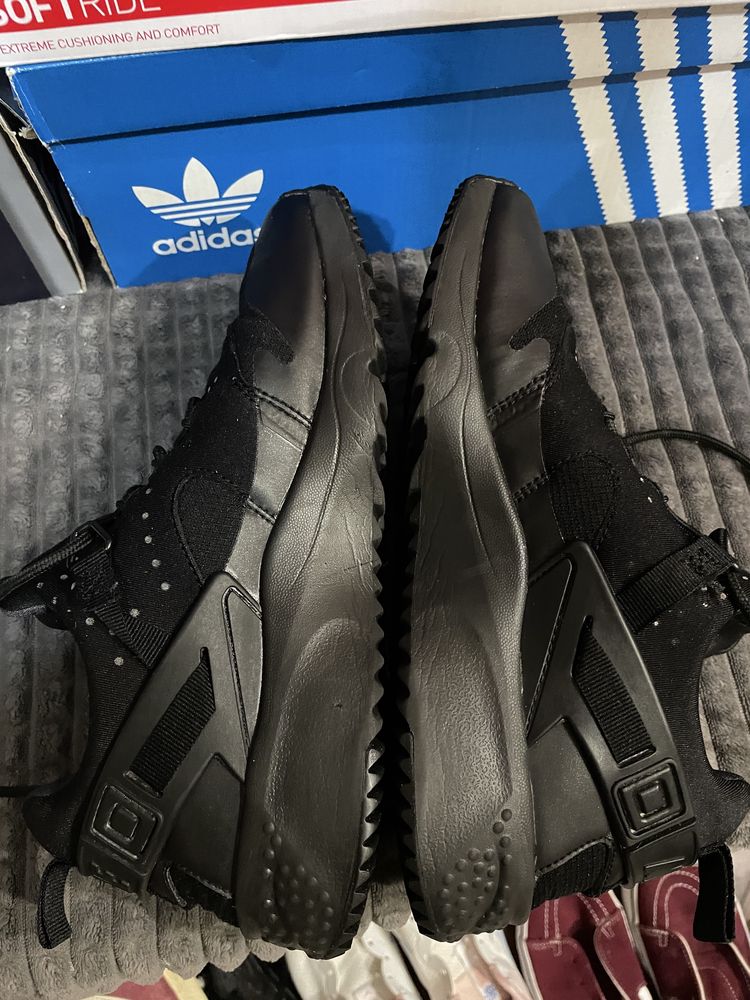 Кросівки Nike Air Huarache Utility Triple Black 40,5(25,5см) ориг