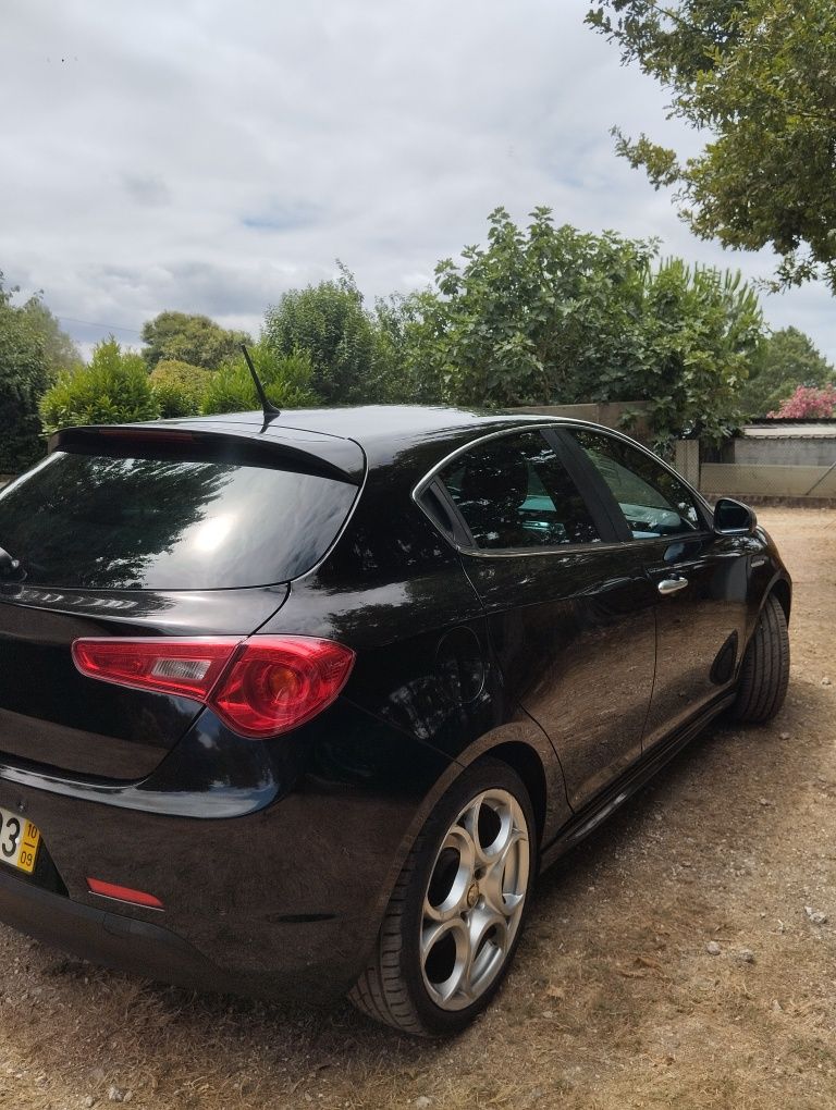 Alfa Romeo Giulietta 1.6 JTDm – 2010 – 197.000 km
