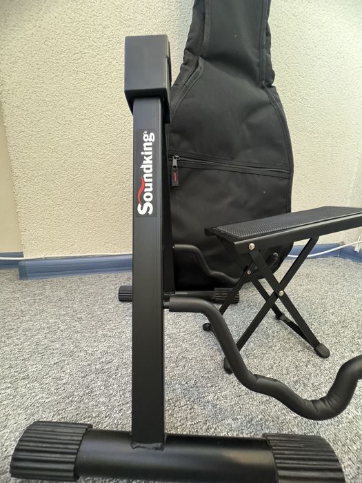 Продам підставку для музичного інструменту.