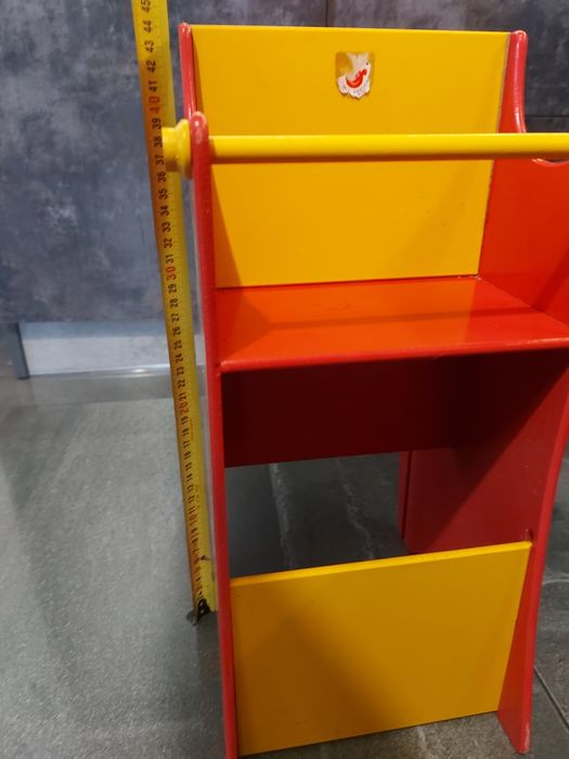 Drewniane krzesełko dla lalek do karmienia. MIcky.