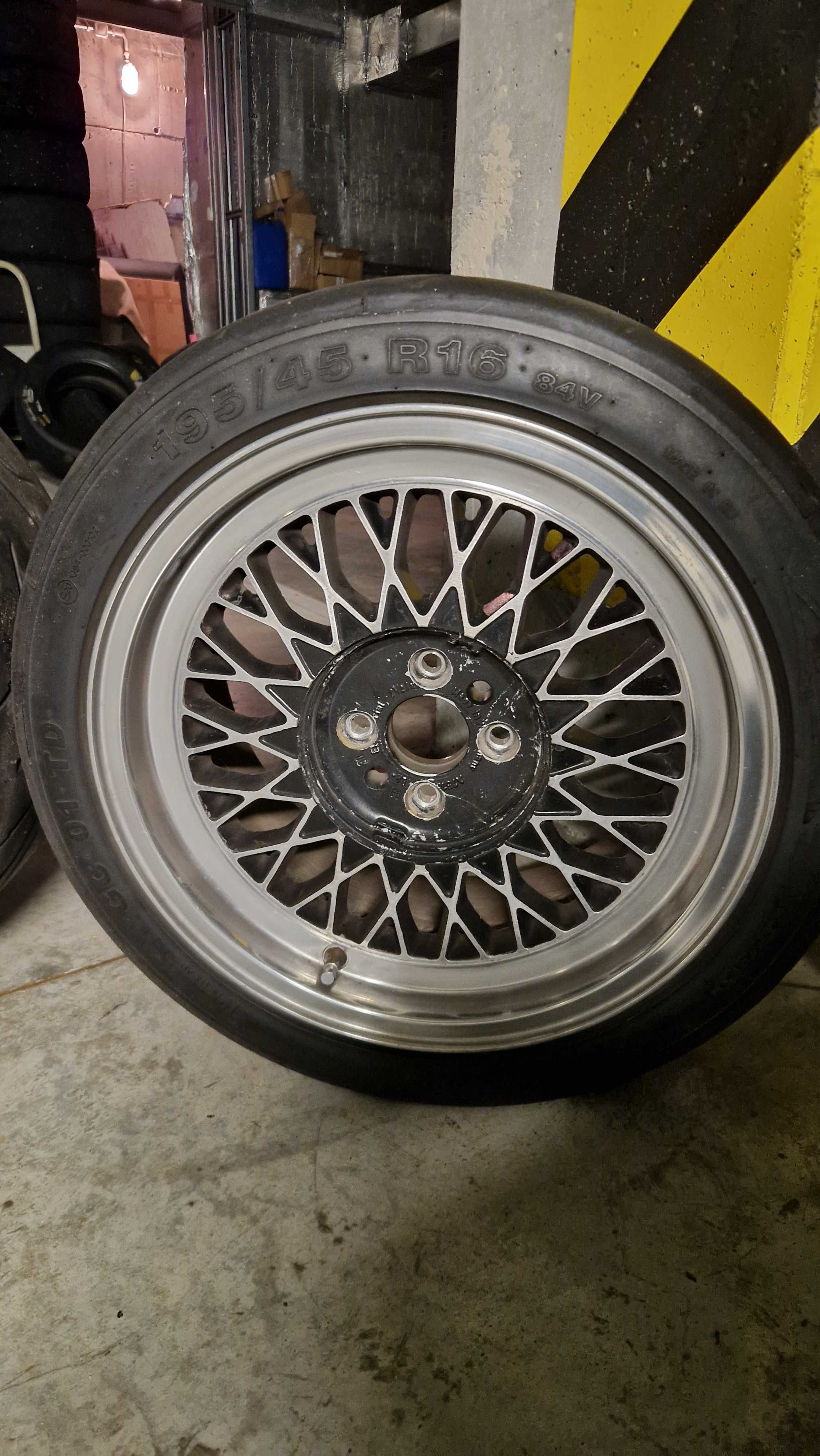 Felgi Rial 16" 7,5J ET30 4x98 4x100 z polerowanym rantem