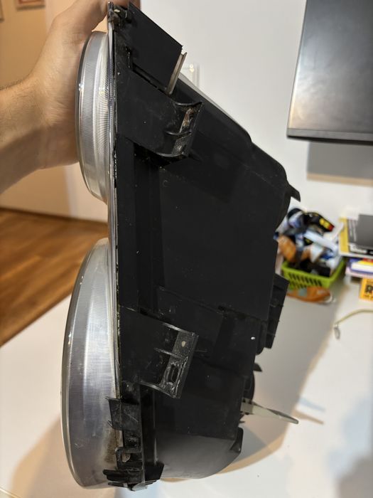 Prawa lampa VW Polo IV 9n