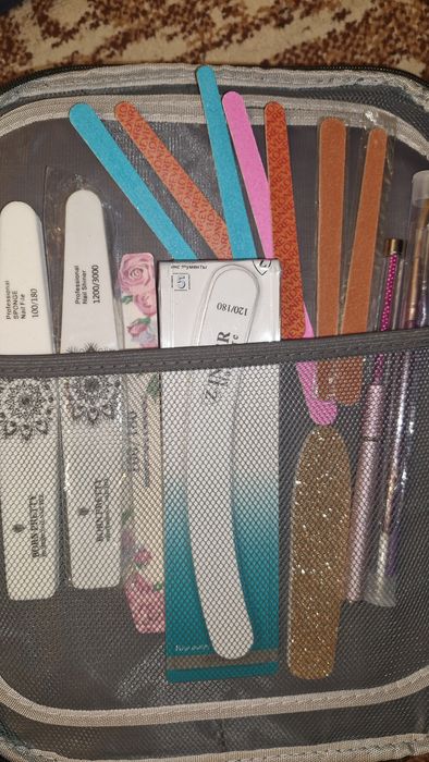 Продаю стартовий набор для маникюра