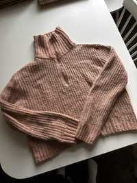 Modny sweter w unikatowym kolorze