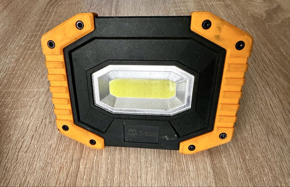 Lampy robocze LED 20W z akumulatorem przenośny reflektor budowlany USB