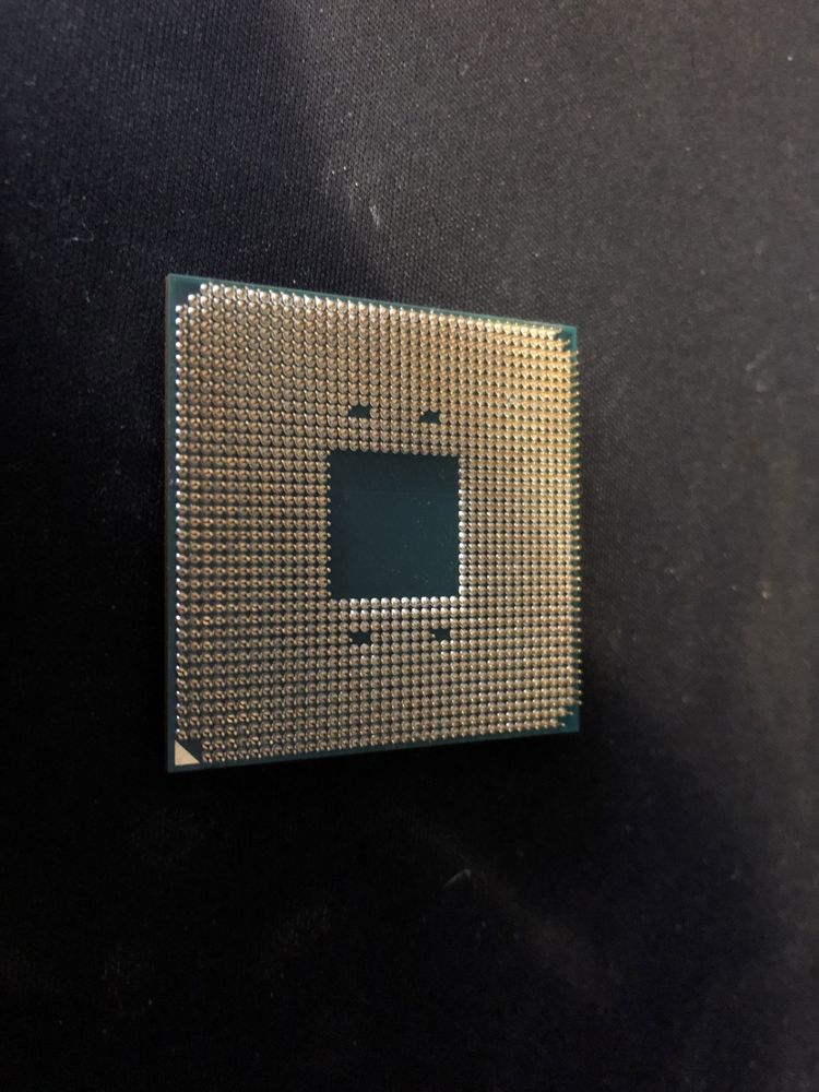 Процесор AMD Ryzen 3 3100