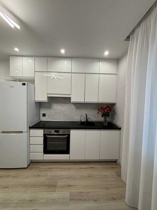 Меблі Кухня Б/у частково чи повністю з технікою.