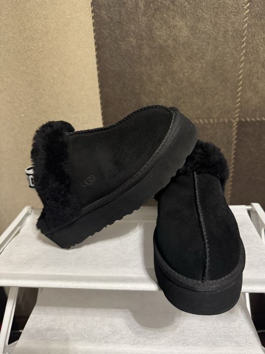 Жіночі замшеві UGG