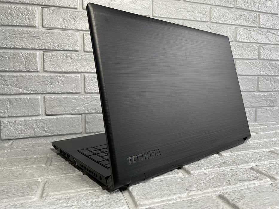 Офісний, надійний ноутбук з Японії/i3-5005/8 GB/SSD/Видеокарта 2GB.