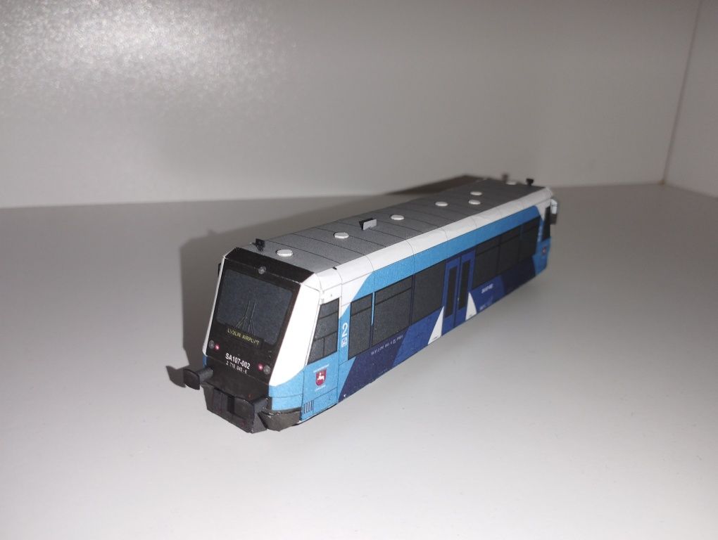 Model kartonowy zabawka pociąg miejski   autobus.  szynowy szynobus Re