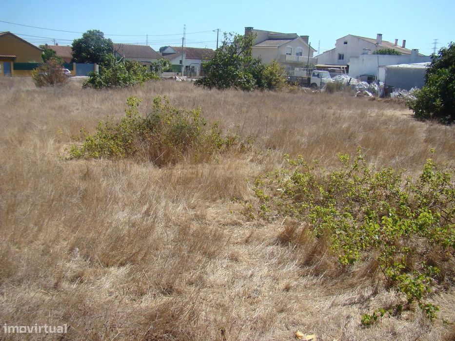 Terreno com 1842 m2, na Quinta do Anjo