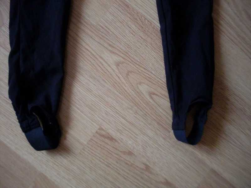 getry czarne spodnie na gumce 146cm