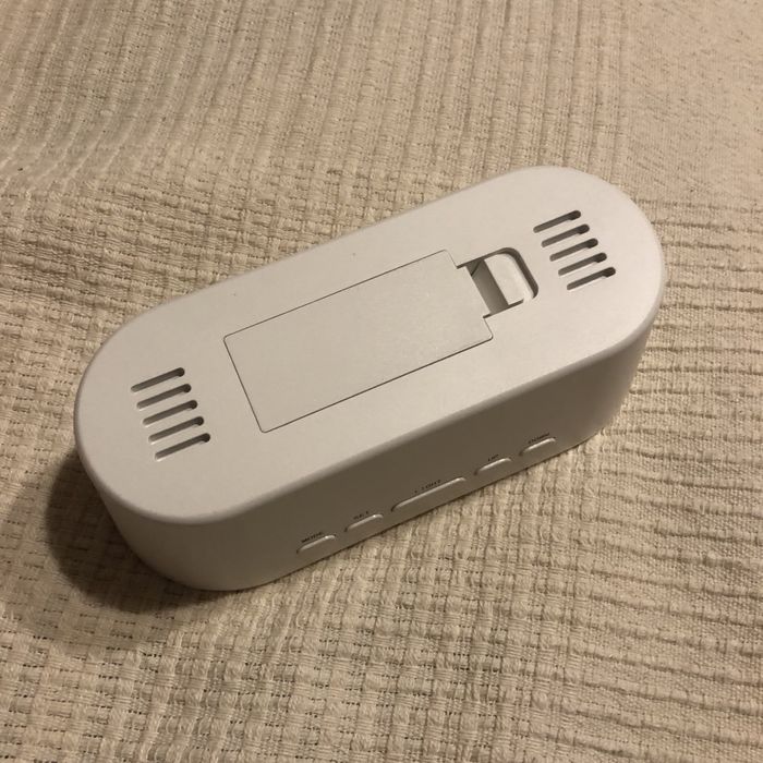 Biały budzik - alarm, drzemka, 9melodii