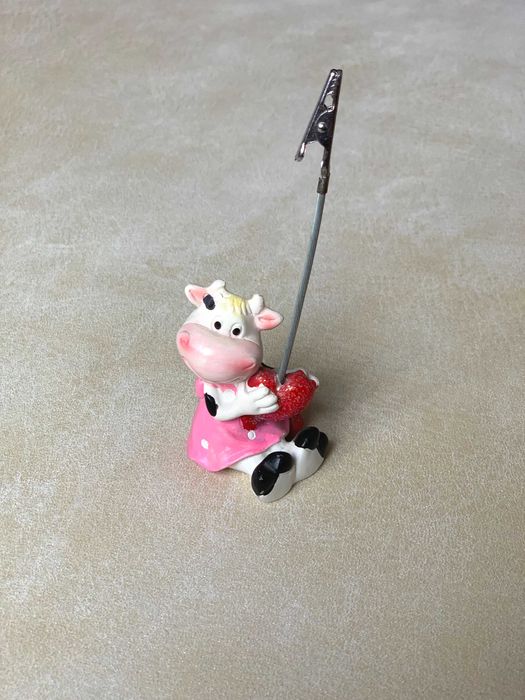 Статуетка тримач для паперу канцелярський прищепка для бумаги корівка