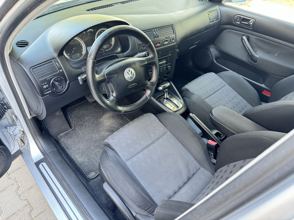 VW Golf 4 2006 року 1.6 бенз MPI АВТОМАТ З Німеччини