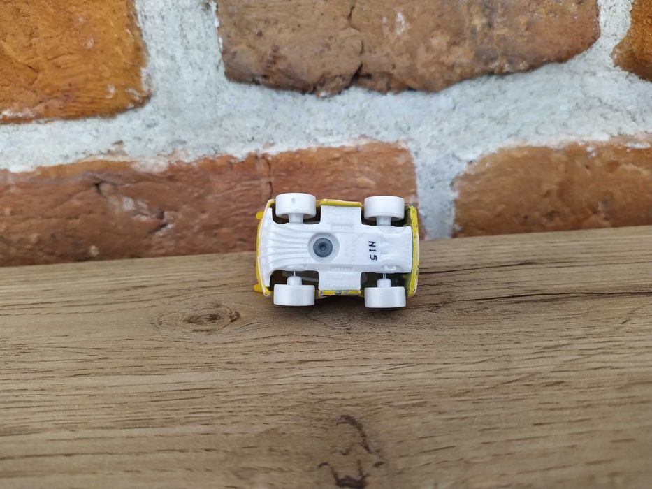 Auta Cars Mini - Cruz Ramirez  DINOCO - Disney/Pixar Mattel