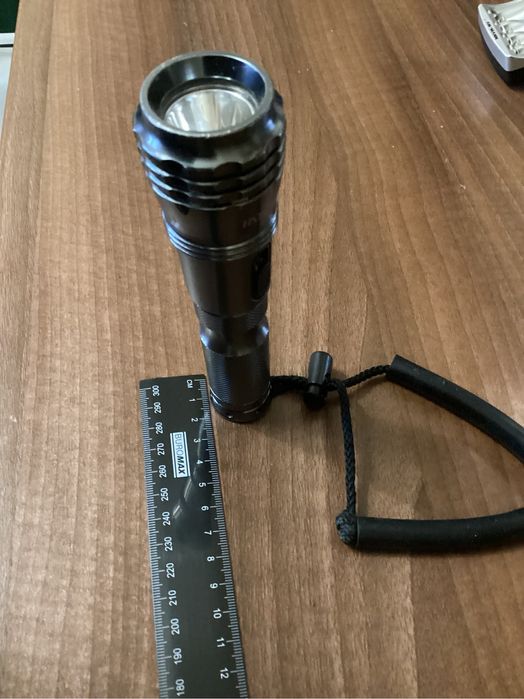 Фанарик  тактический  влагостойкий.